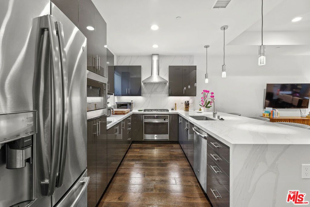 Photo of 8408 Blackburn Avenue, Los Angeles, CA 90048 (MLS # 26661667)