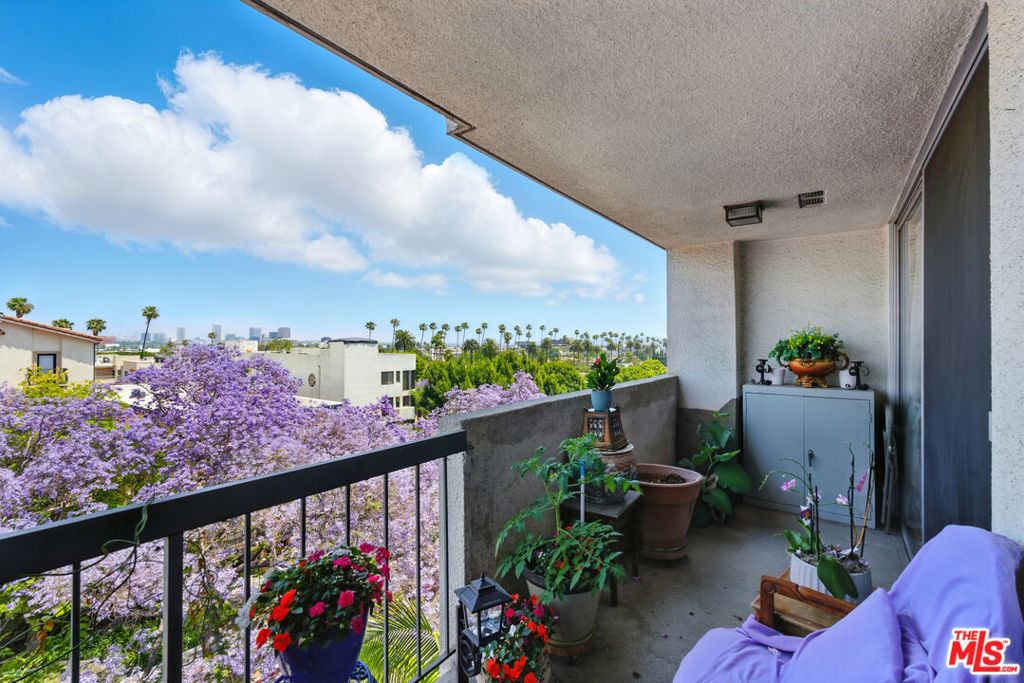 Properties 1 321 N Oakhurst Drive 606