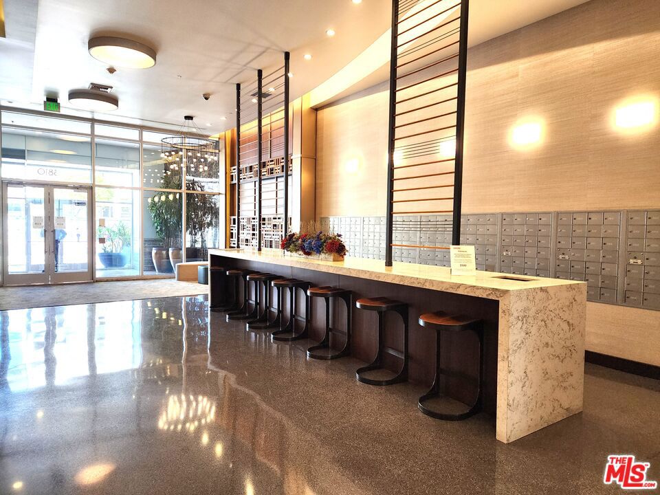 3810 Wilshire Boulevard 1706