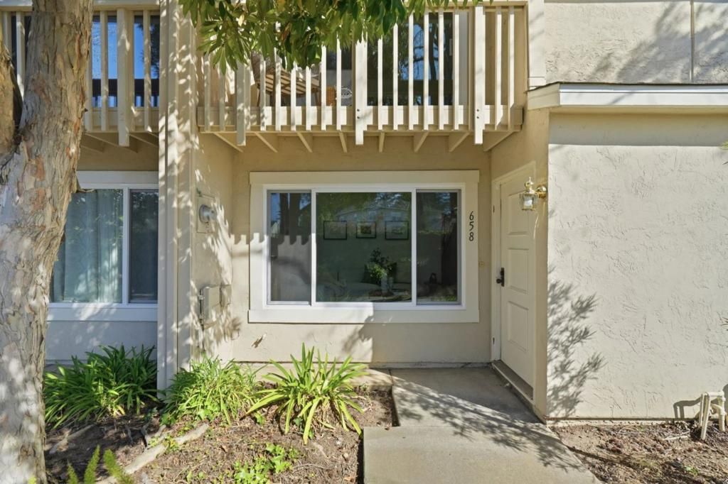 Photo of 658 Picasso Terrace, Sunnyvale, CA 94087 (MLS # ML82039037)