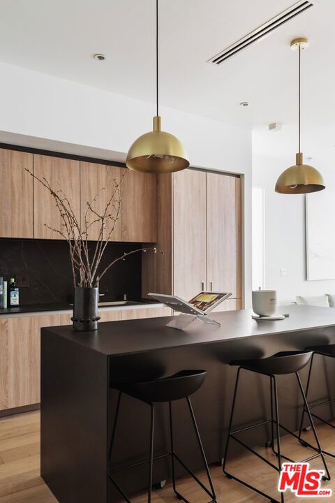 1030 N KINGS Road 206