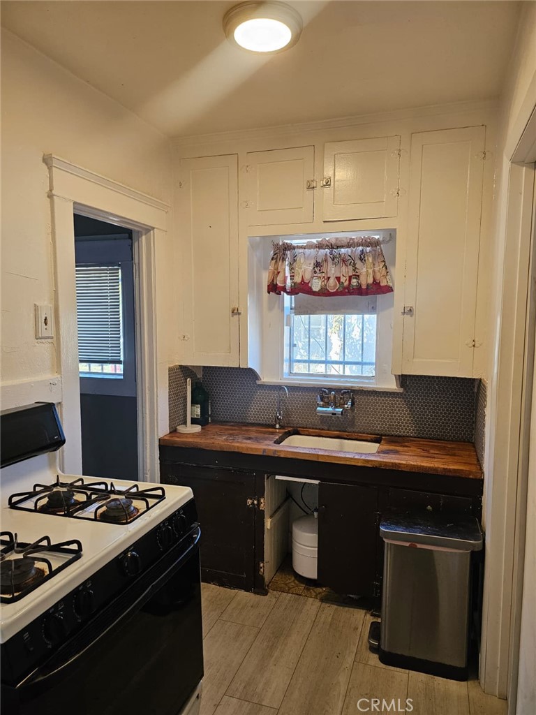 Properties 4 1032 N J St.