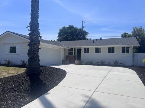 Photo of 3927 Forestwood Drive, San Jose, CA 95121 (MLS # ML82046582)