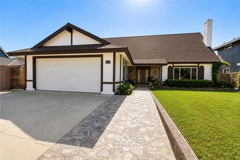Photo of 2914 S Rene Dr, Santa Ana, CA 92704 (MLS # OC26101271)