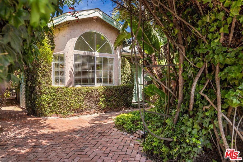 3000 Thatcher Avenue