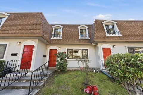 Photo of 614 Forest Avenue, Palo Alto, CA 94301 (MLS # ML82038578)