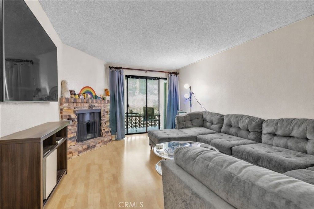 Photo of 445 Ivy St #204, Glendale, CA 91204 (MLS # GD26035578)