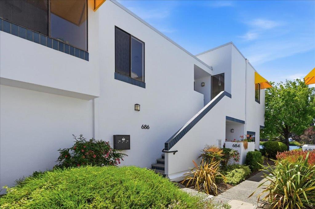 686 Portofino Lane, Foster City CA 94404