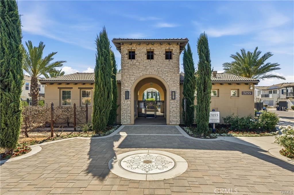 7086 Montecito