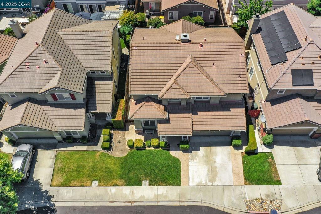 CA CREEKSIDE - Residential