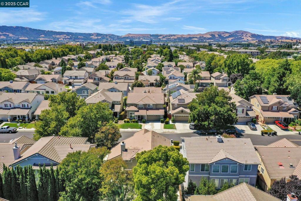 CA CREEKSIDE - Residential