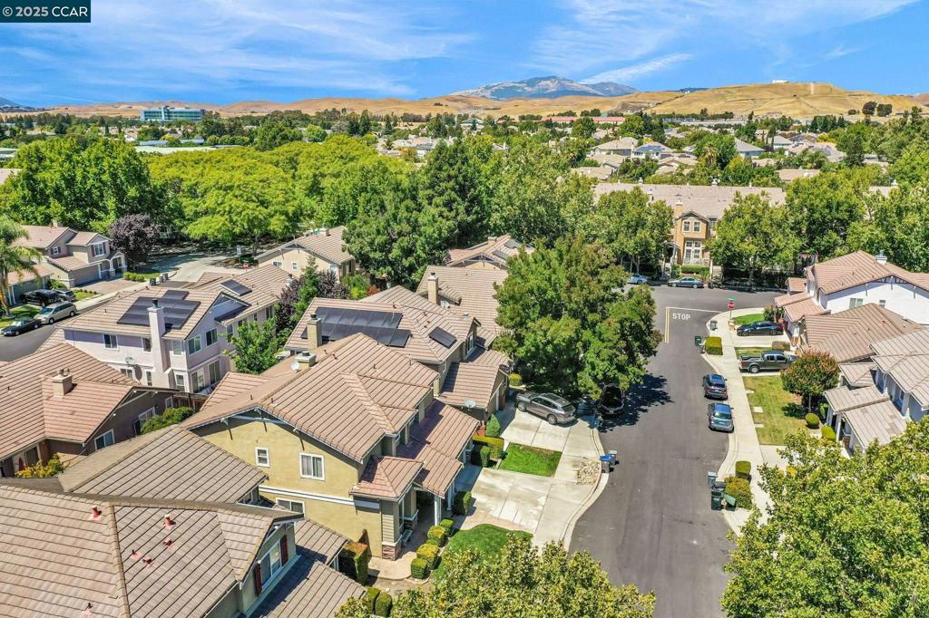 CA CREEKSIDE - Residential