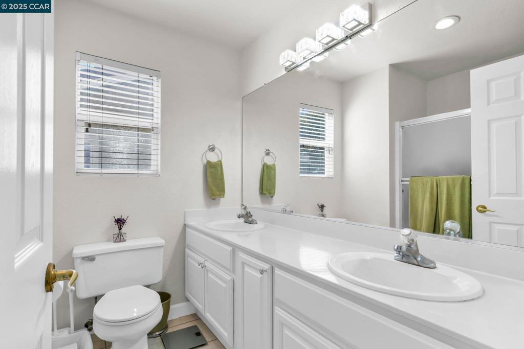 CA CREEKSIDE - Residential