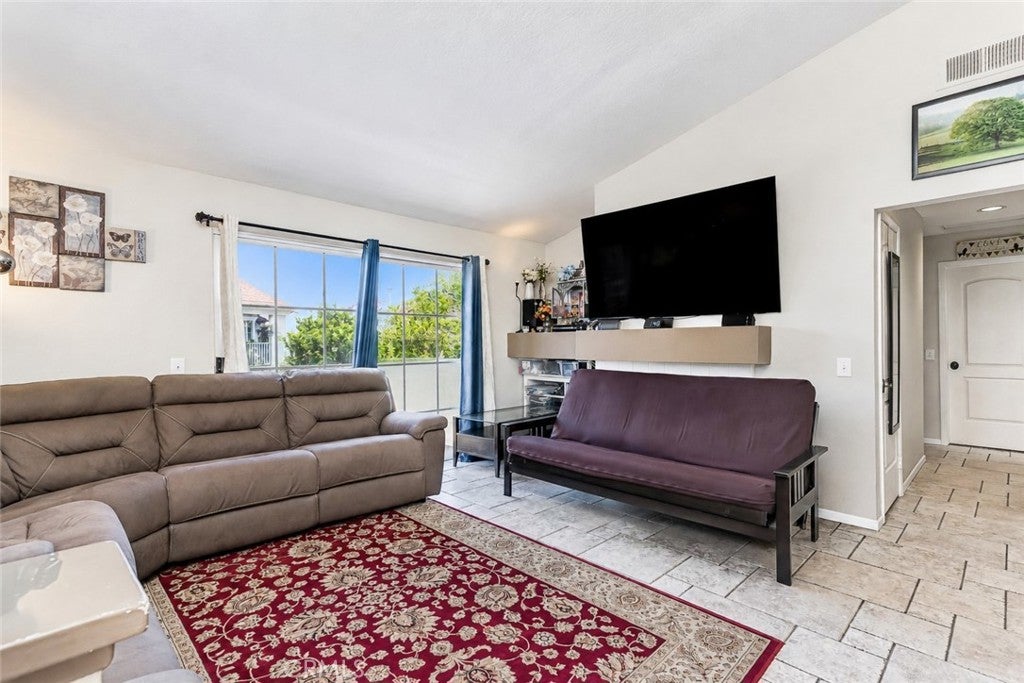 2495 Paseo Circulo