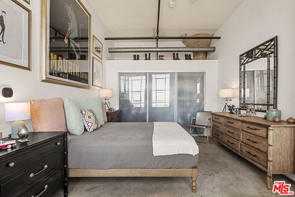 315 E 8th Street 1004