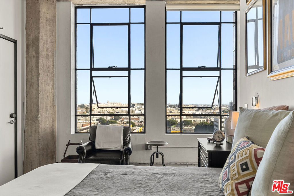 315 E 8th Street 1004