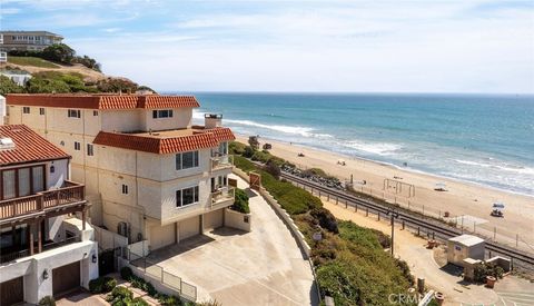 Photo of 121 Boca De La Playa #1, San Clemente, CA 92672 (MLS # OC25200091)