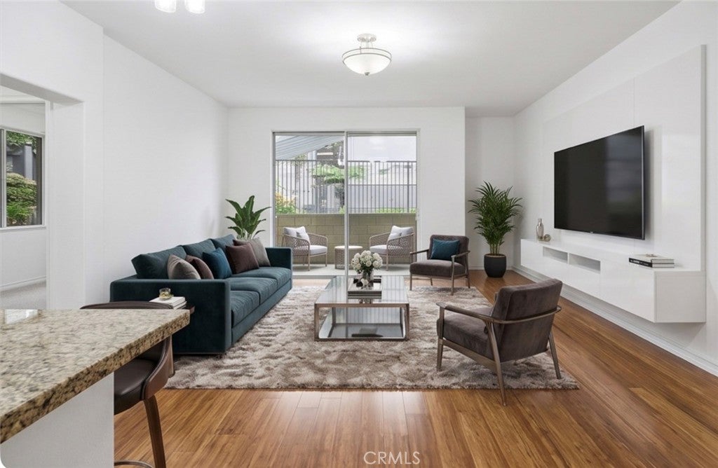 629 Traction #257 Ave, Los Angeles CA 90013