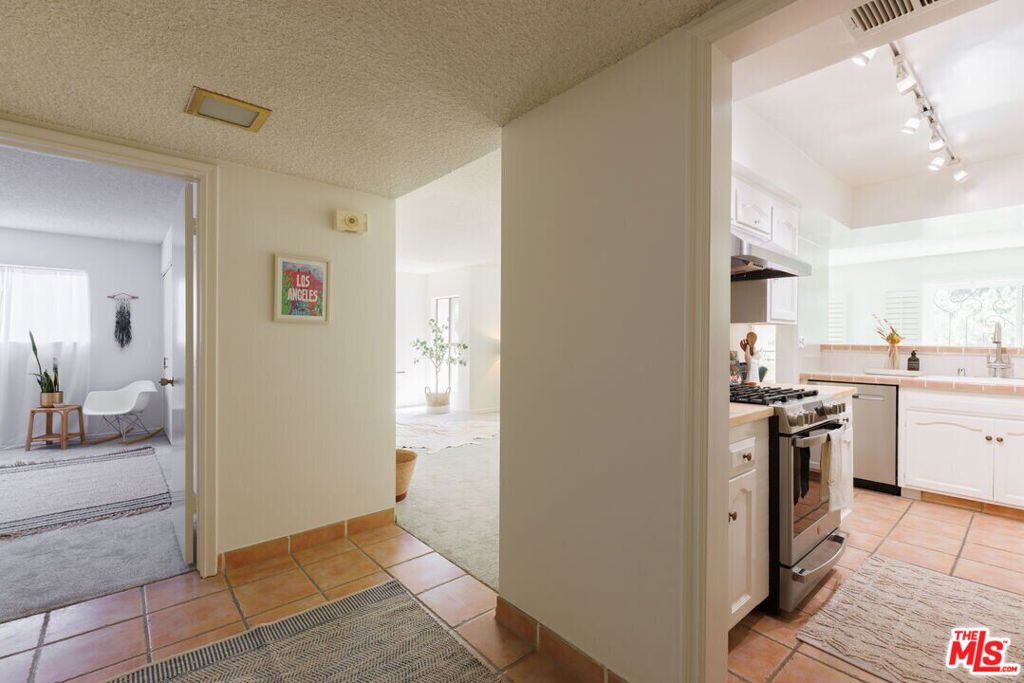 6760 Hillpark Drive 408