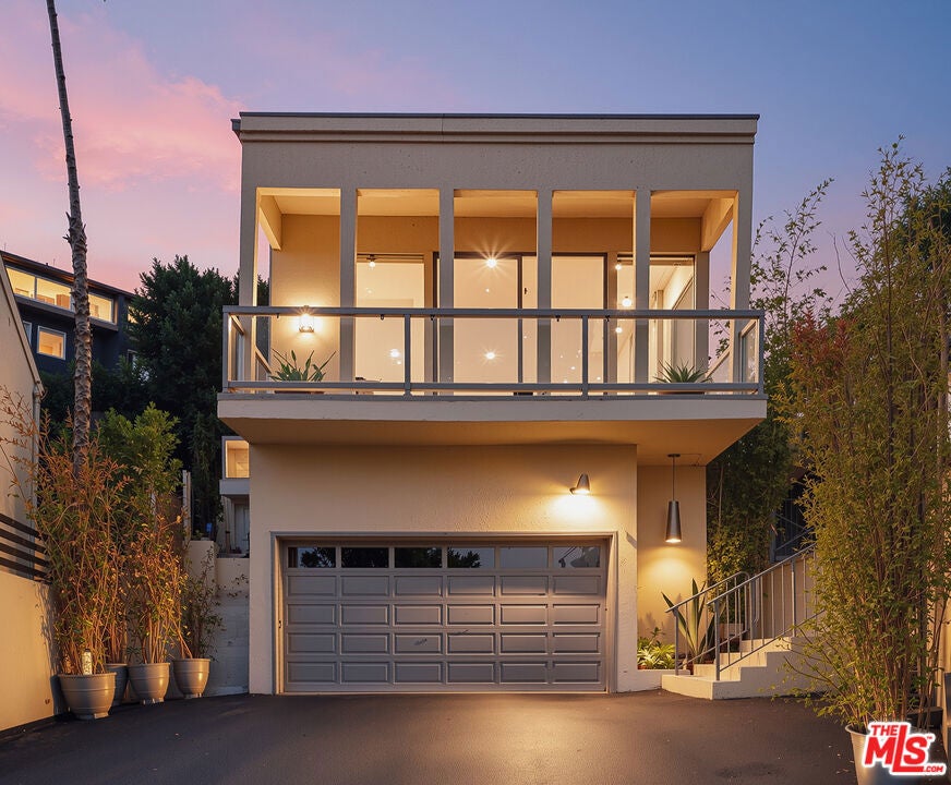 8715 Sunset Plaza Terrace