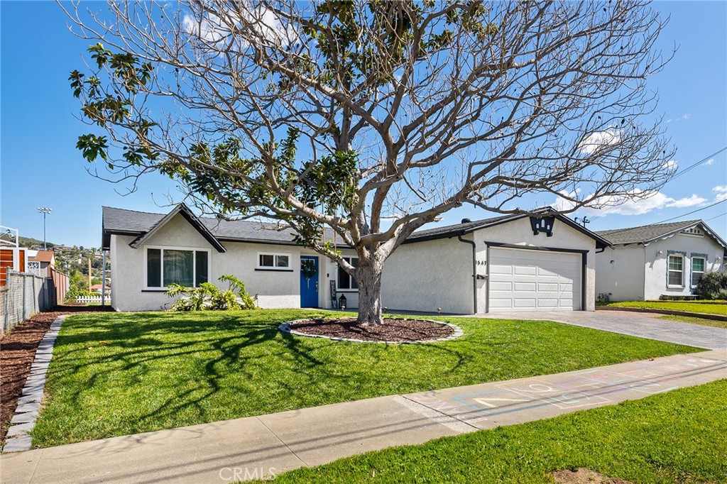 1547 Folkestone Street