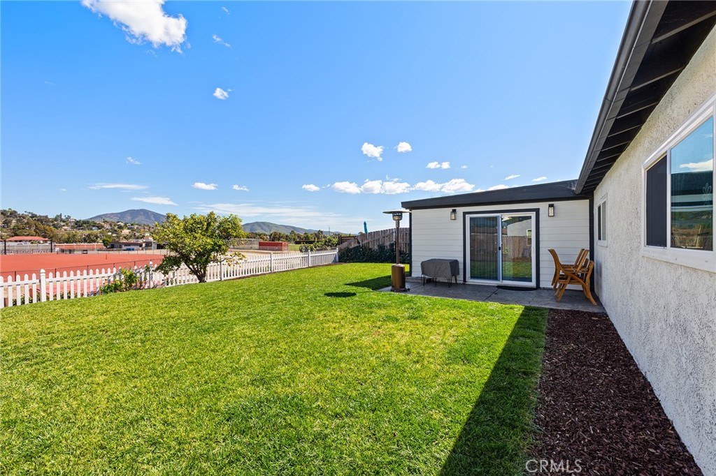 1547 Folkestone Street