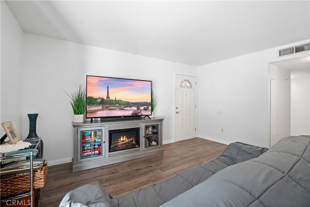 10331 Lindley 150