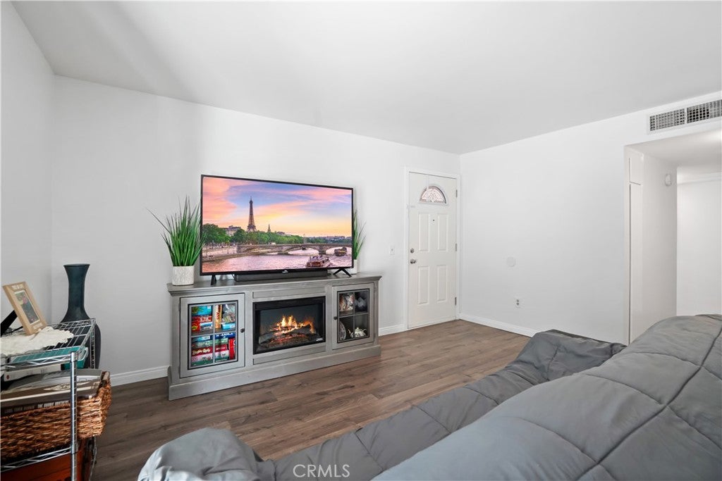 10331 Lindley 150