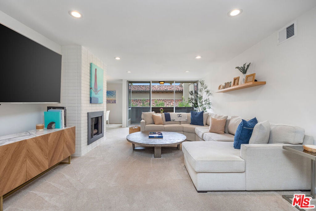 809 S Bundy Drive 205