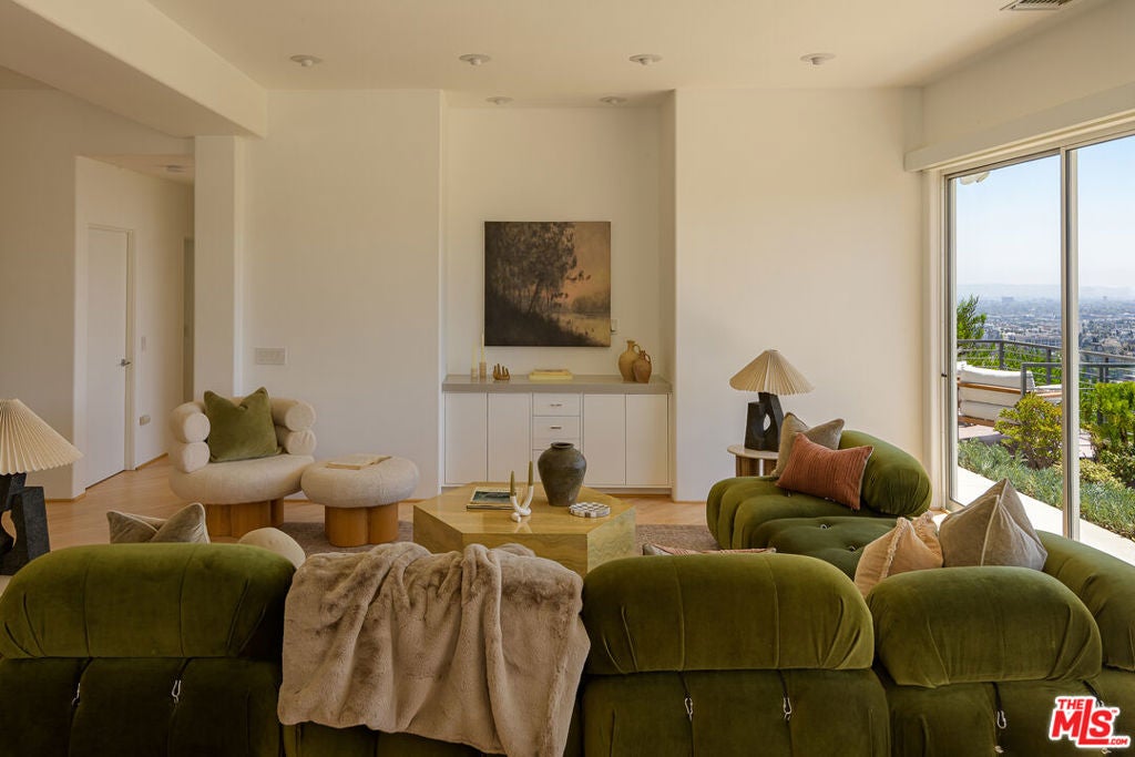 5502 Tuxedo Terrace