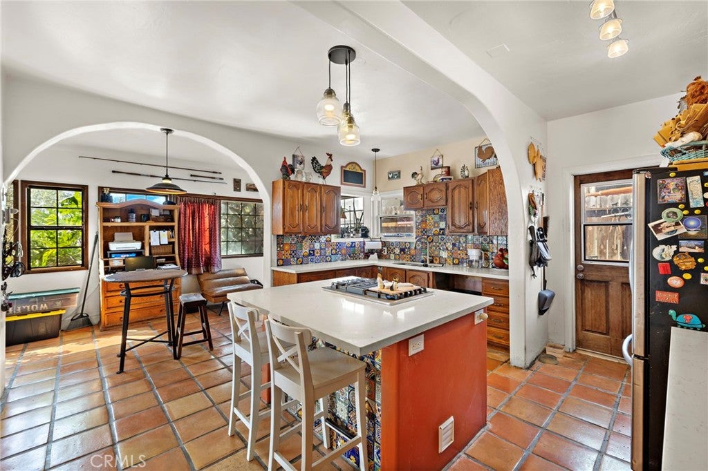 261 Avenida Granada
