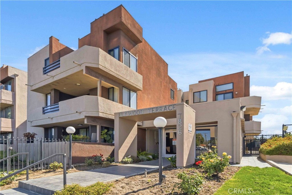 7826 Topanga Canyon 322