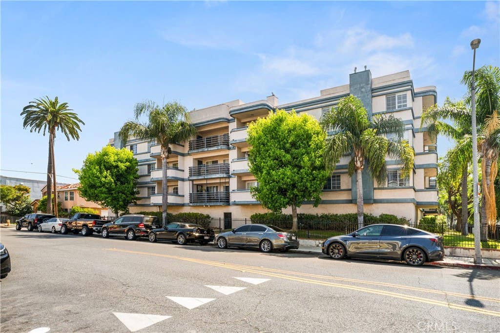 Photo of 535 W 4th ST #311, Long Beach, CA 90802 (MLS # PW26139141)