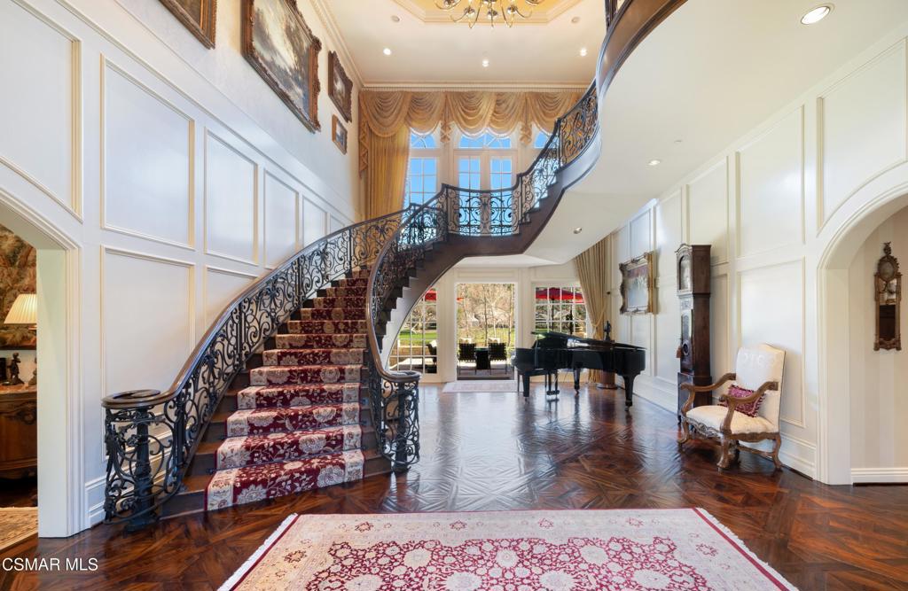 240 W Stafford Road