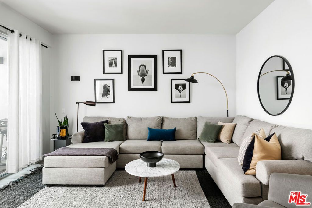 Photo of 7250 Franklin Avenue #112, Los Angeles, CA 90046 (MLS # 25502425)