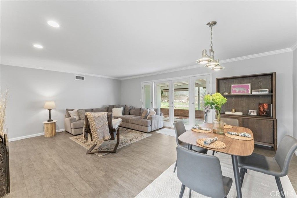 Photo of 23931 Bessemer Street, Woodland Hills, CA 91367 (MLS # SR25198209)
