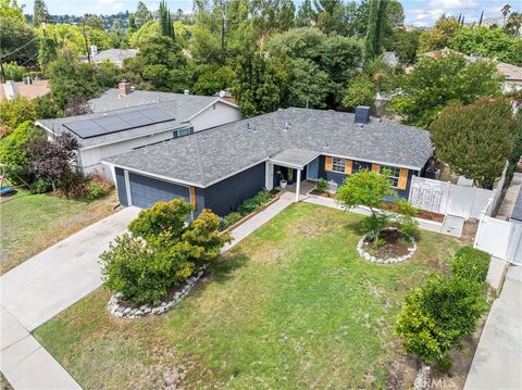 Photo of 23931 Bessemer Street, Woodland Hills, CA 91367 (MLS # SR25198209)