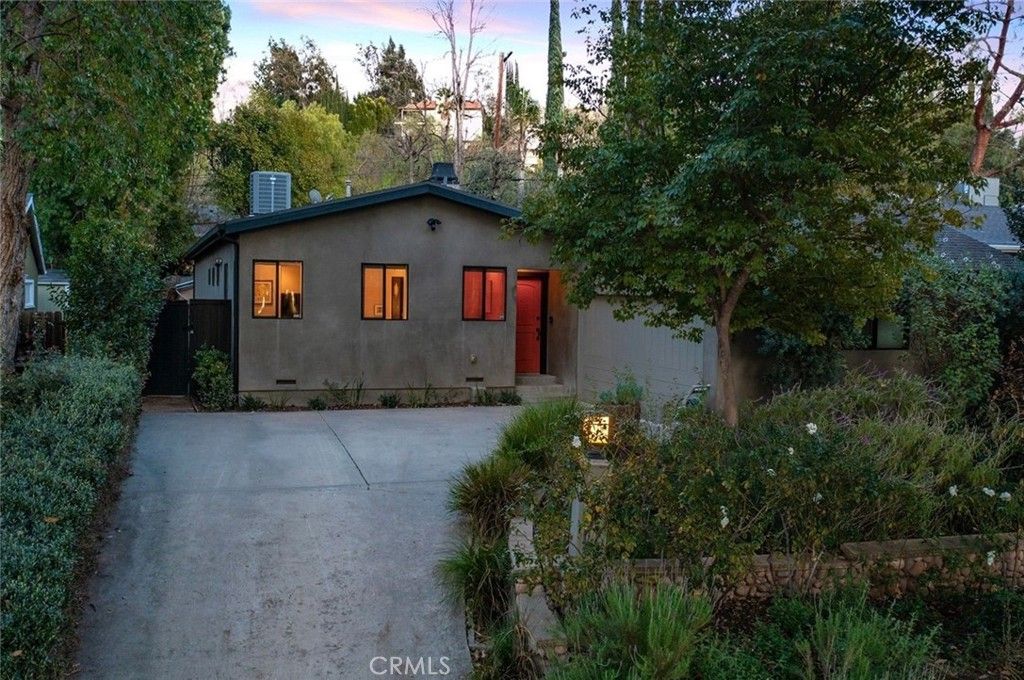 Photo of 4642 Santa Lucia Drive, Woodland Hills, CA 91364 (MLS # SR25260456)