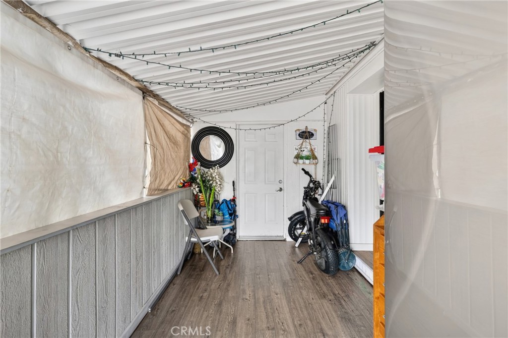 5450 N Paramount 16