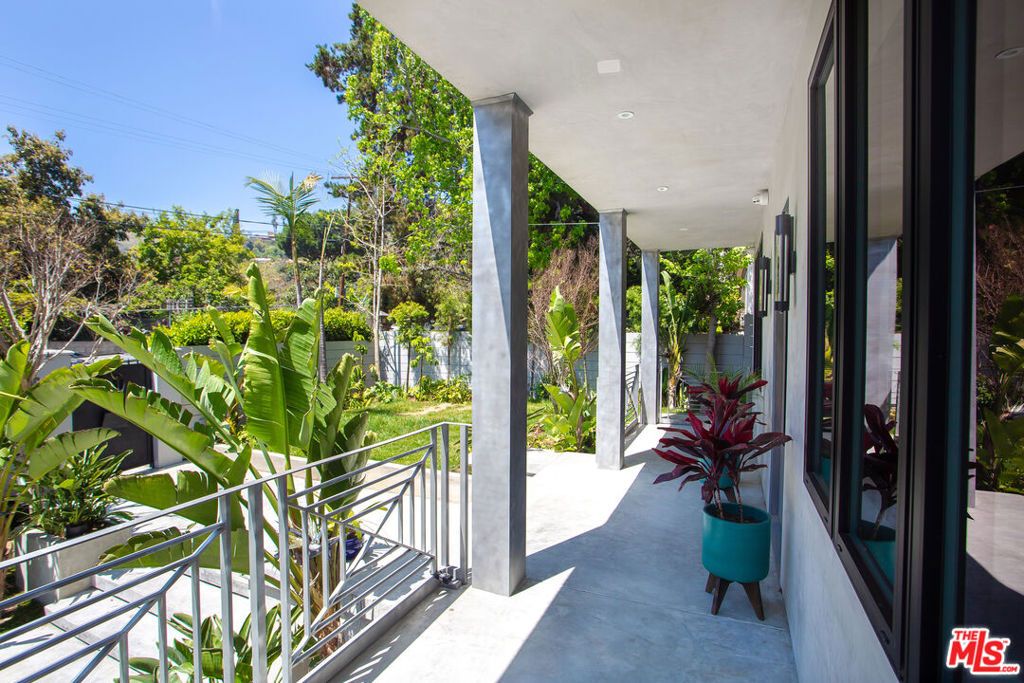 Photo of 1724 N Sierra Bonita Avenue, Los Angeles, CA 90046 (MLS # 26641463)