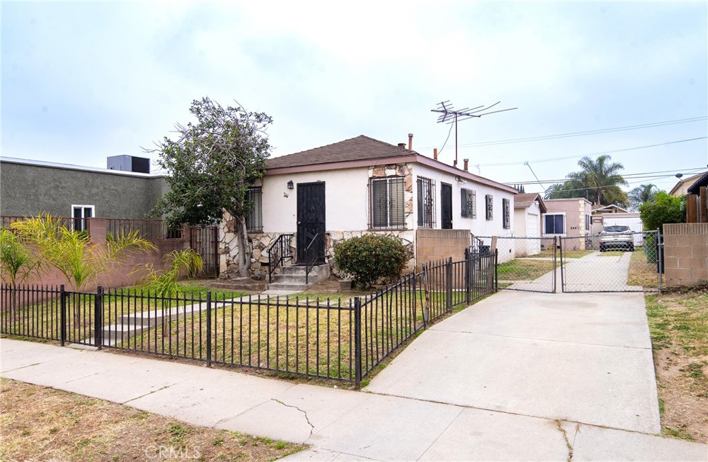 244 E 118th