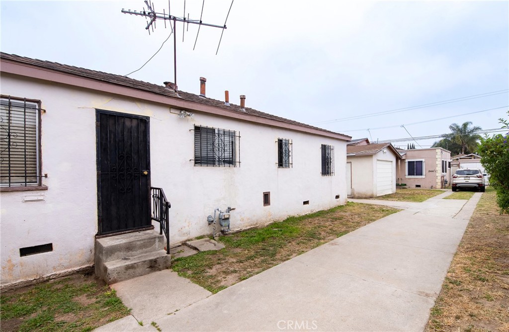 244 E 118th