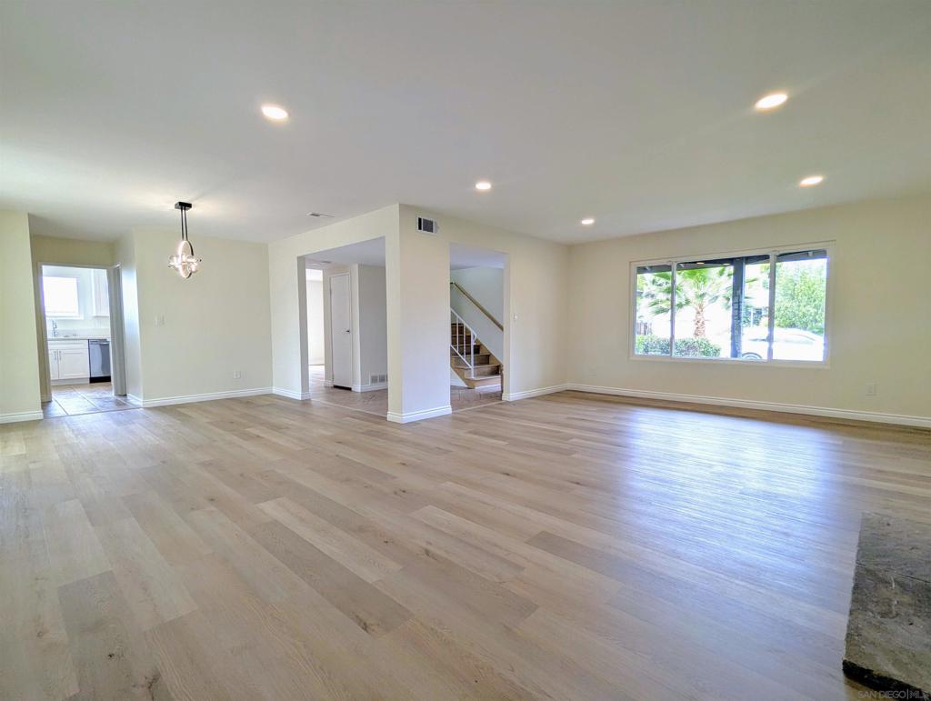 8635 Regner Ct
