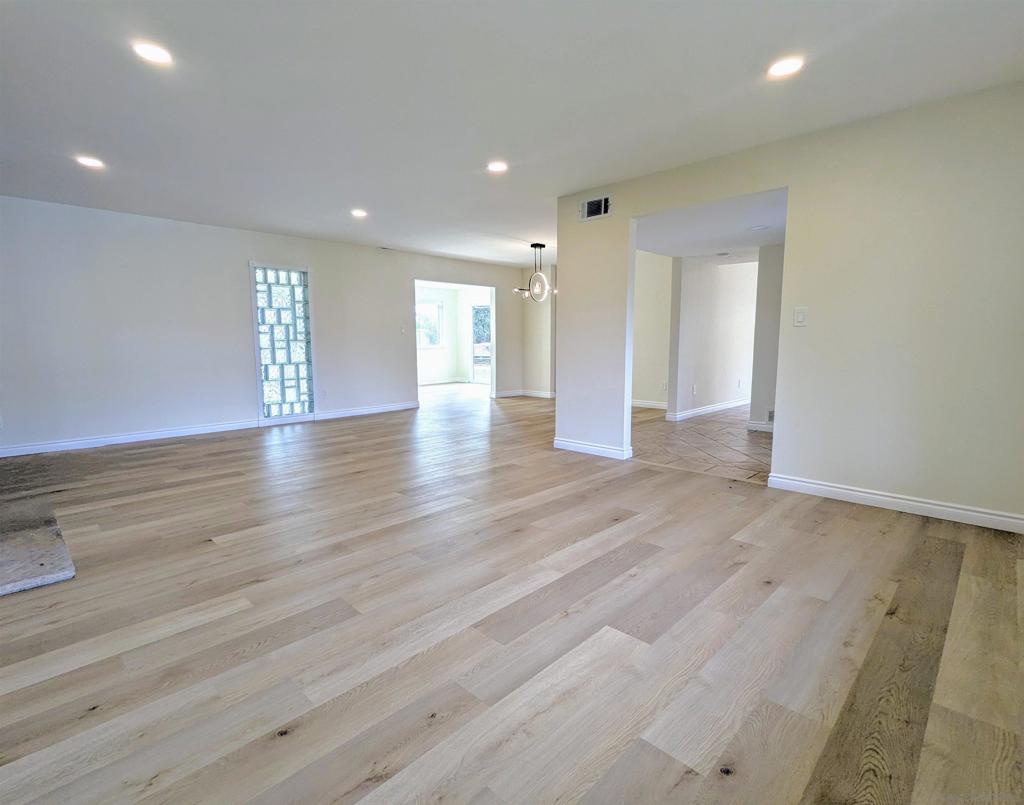 8635 Regner Ct