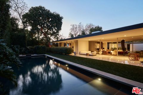 Photo of 1141 Angelo Drive, Beverly Hills, CA 90210 (MLS # 26637519)