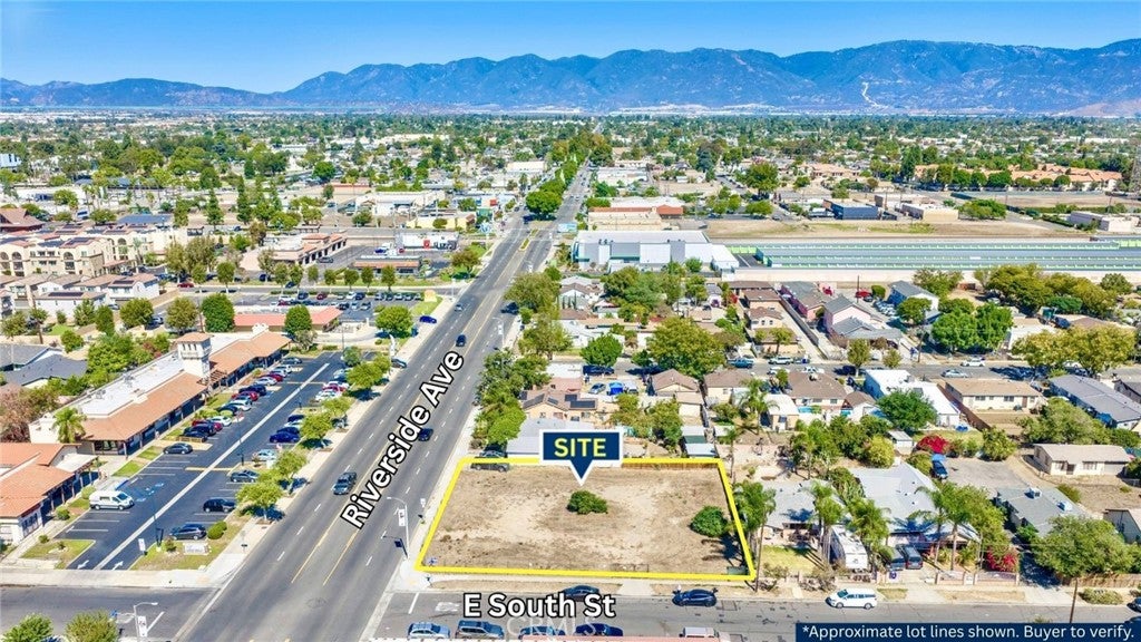 359 S Riverside