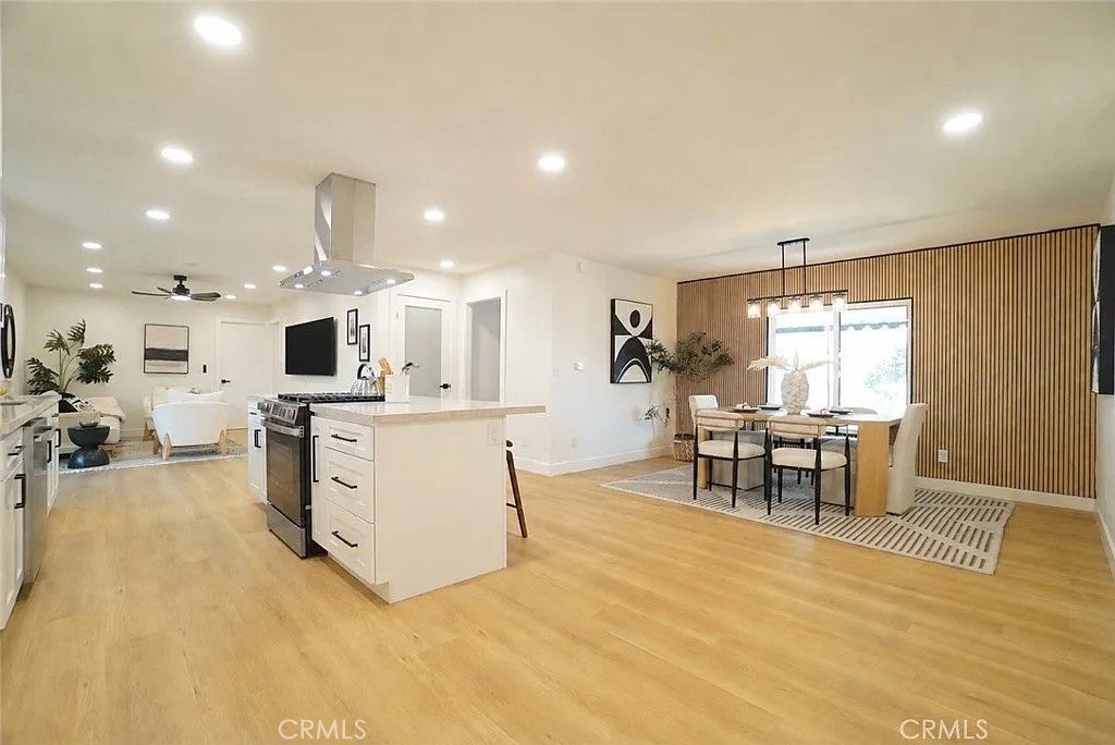 1245 W Cienega Avenue 183
