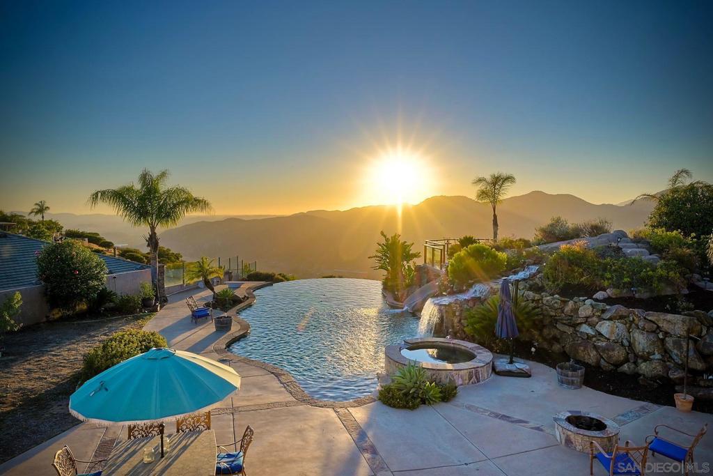 15068 Creek Hills Rd