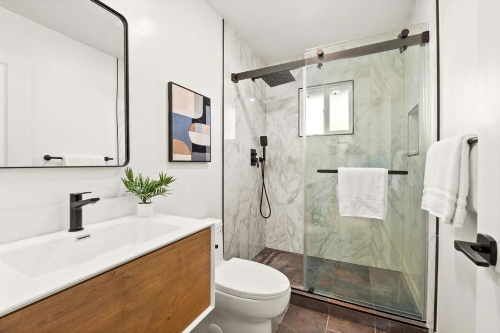 listing image 130728417874694949271