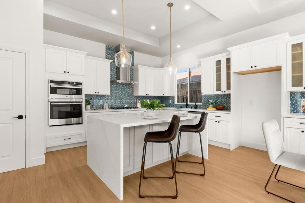 listing image 130721122407600831915